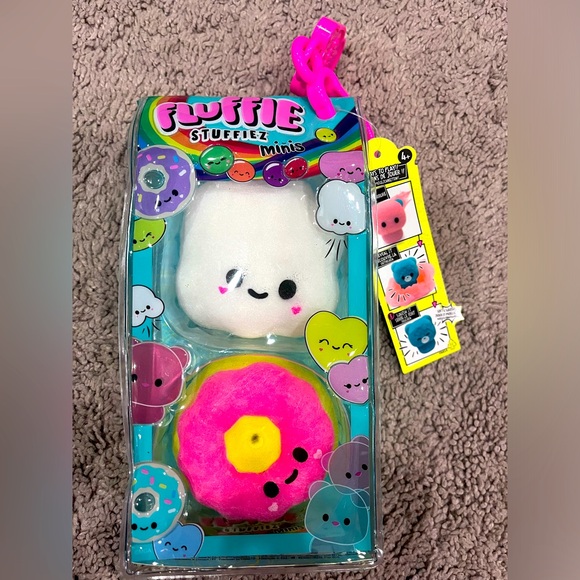 Fluffie Stuffiez Minis Cloud and Donut - Surprise reveal characters - Picture 1 of 3
